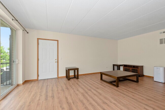 Building Photo - 16641 Liberty Cir