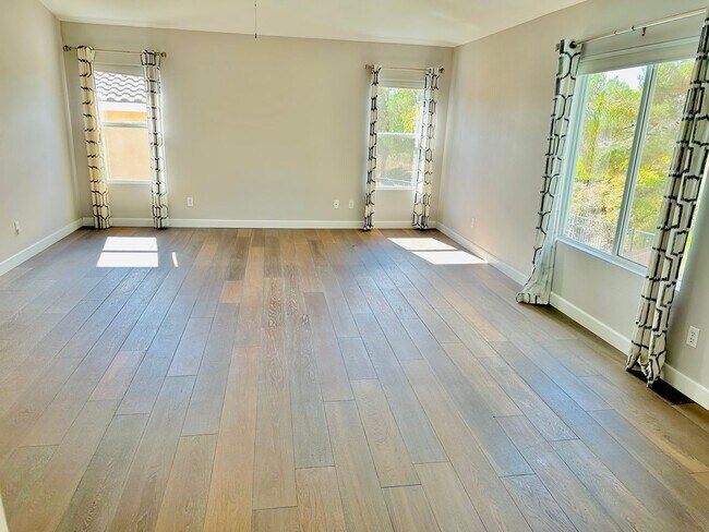 Building Photo - 5 bedroom Pool Home for rent in Murrieta