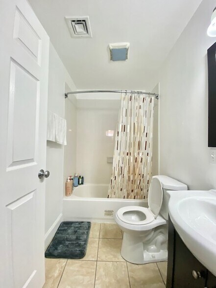 Building Photo - 243 Northampton St