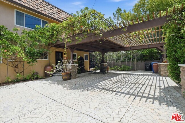 Building Photo - 503 N Greencraig Rd