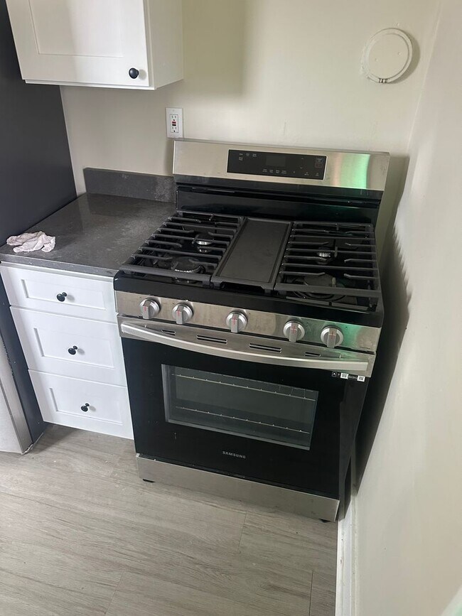 Building Photo - 104 Brownsville Rd