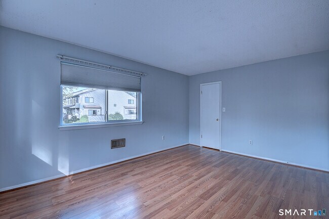 Building Photo - 545 Cypress Rd