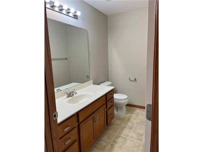Building Photo - 7211 Jewel Ln N