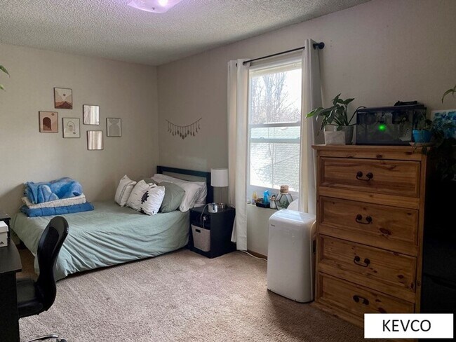 Building Photo - 411 Garfield St