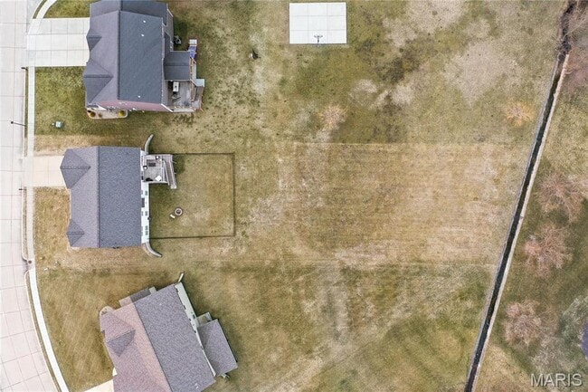 Building Photo - 2617 Lauren Lake Dr