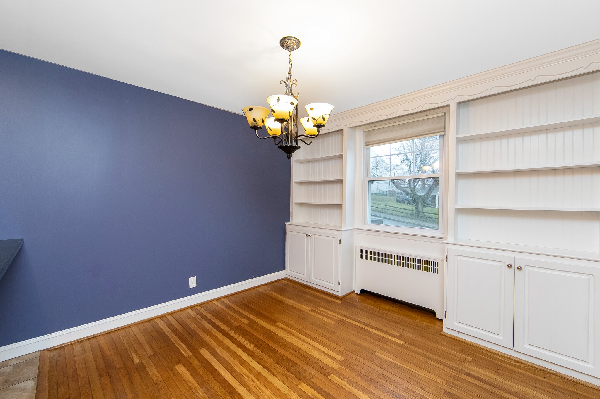 Building Photo - 204 Greenbriar Ln