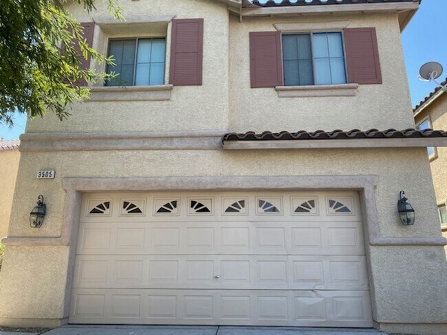 Primary Photo - Southern Highlands 4 Bedroom- Single Famil...