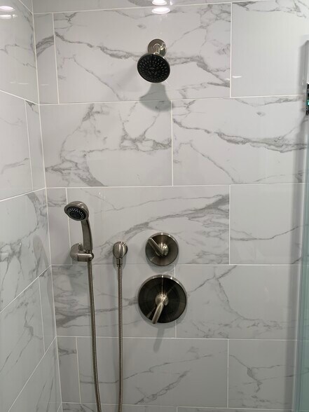 Building Photo - 8138 Blewett St