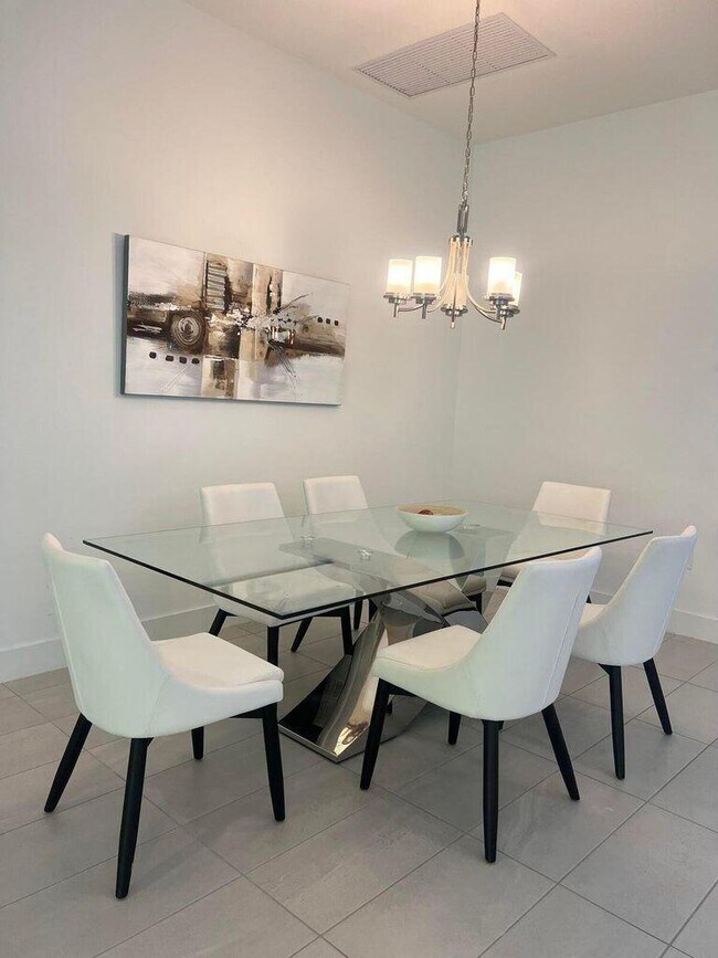 Building Photo - 17534 Rainstream Rd