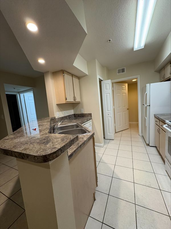 Building Photo - 738 Crest Pines Dr