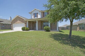 Building Photo - Large Home in Northeast Austin!