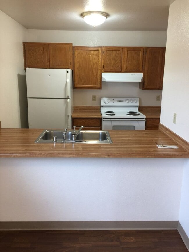 Building Photo - South Anchorage beautiful ground level 2be...