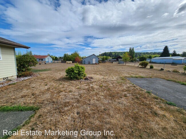 Building Photo - 3 br, 2 bath House - 2412 Eureka Ave