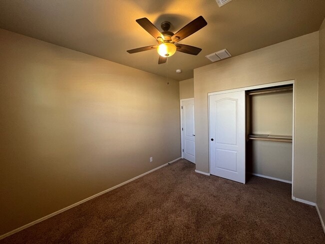 Building Photo - 3871 E Edna Dr