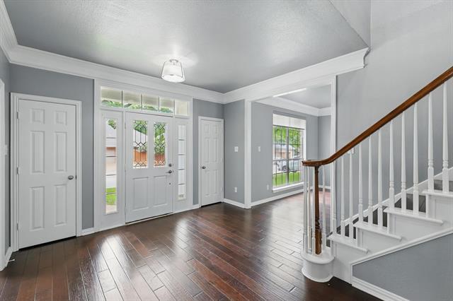 Building Photo - 4204 Crescent Dr
