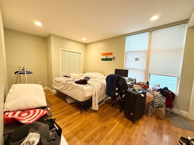 Building Photo - 299 Dudley St