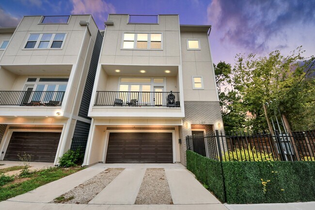 Primary Photo - 2007 Briley St