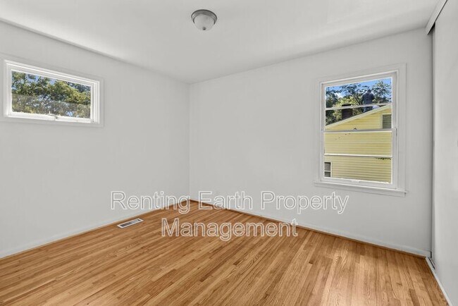 Building Photo - 9805 Red Mill Rd