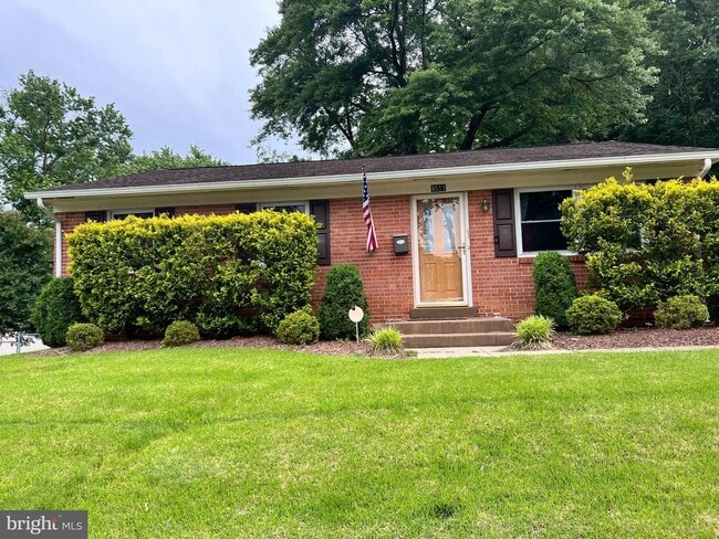 Building Photo - 4511 Eastlawn Ave