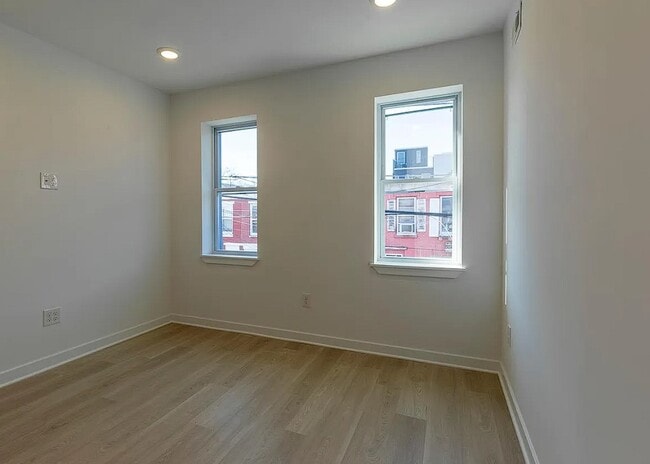 Building Photo - 2531 N Lee St