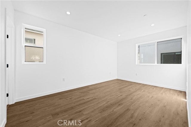 Building Photo - 1342 N Kingsley Dr