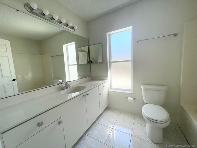 Building Photo - 4690 SW Babylon St