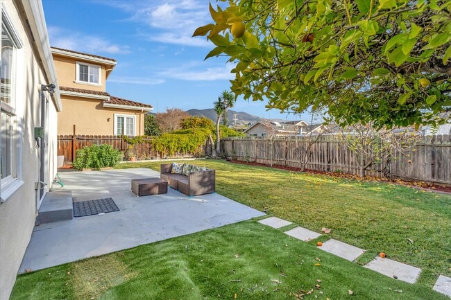 Building Photo - 354 Dana St