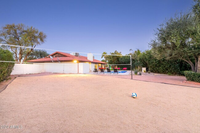 Building Photo - 4539 E Karen Dr