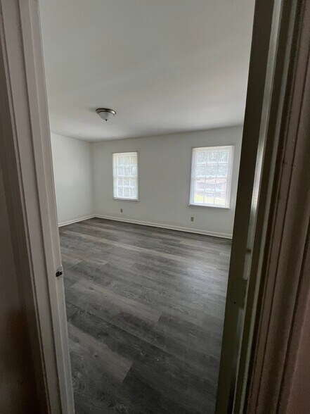 Building Photo - 424 Tarragon Wy SW