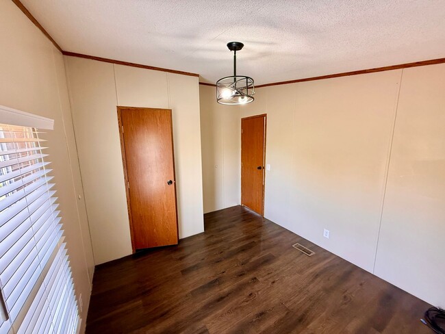 Building Photo - 2948 Ellejoy Rd