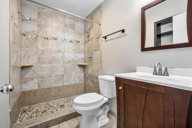 Building Photo - 13135 Chadwick Ct