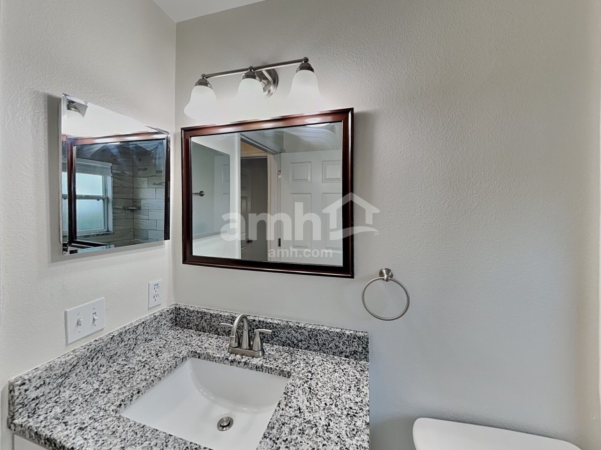 Building Photo - 3826 Bayshore Cir