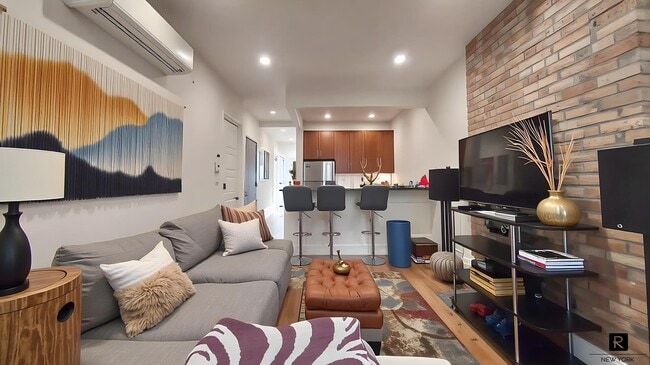 Building Photo - 456 Bergen St
