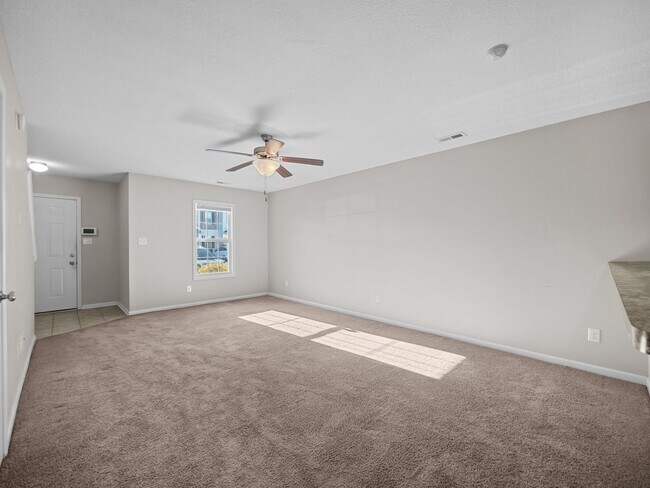 Building Photo - Welcome to the Burroughs!