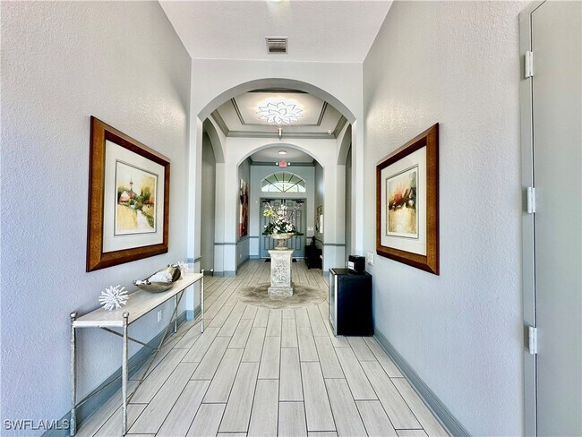 Building Photo - 1305 Mariposa Cir