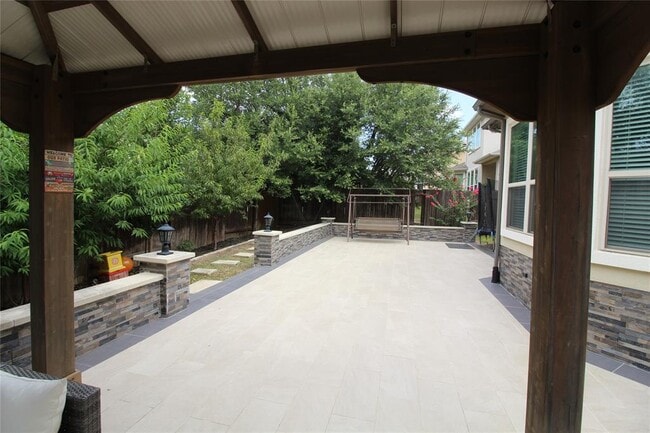Building Photo - 5800 Viejo Dr