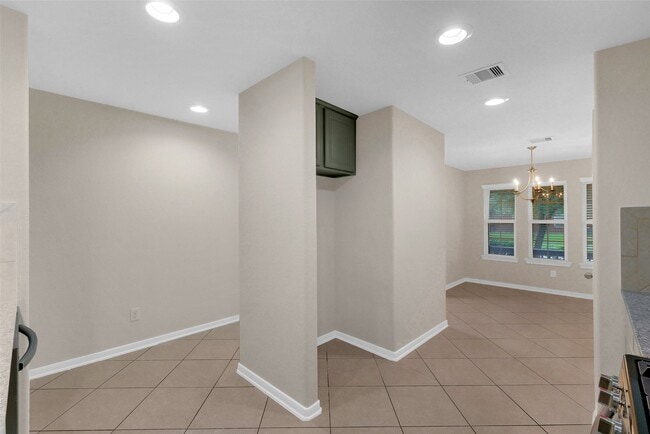 Building Photo - 10143 Rose Willow Ln
