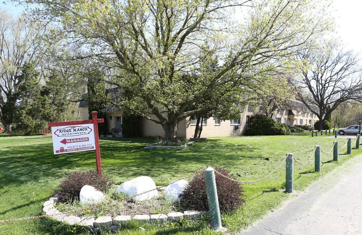 Ridge Manor Apartments Hales Corners Wi Apartment Finder