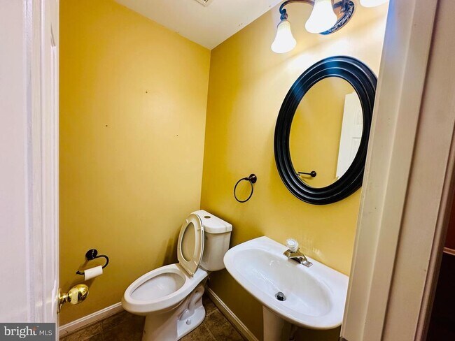 Building Photo - 4719 Ashforth Way