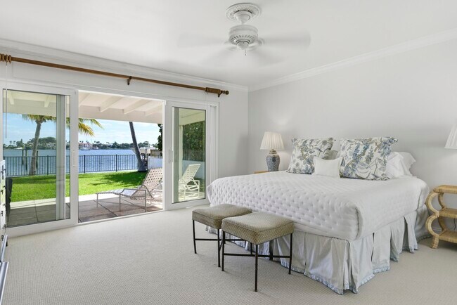 Building Photo - 3208 N Flagler Dr