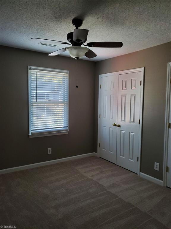Building Photo - "Modern Comfort Awaits: Spacious 2-Bed, 2-...