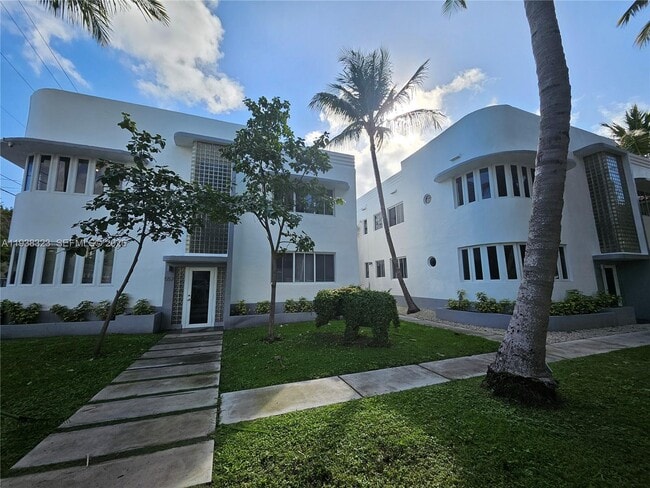 Building Photo - 557 Michigan Ave