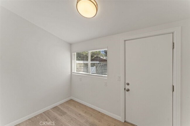Building Photo - 14722 Strathern St