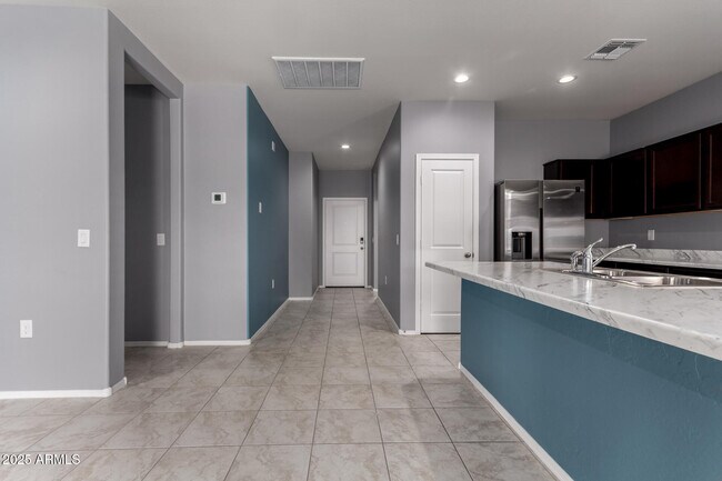 Building Photo - 1925 W Pima Ave