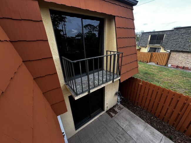 Building Photo - 1702 Park Meadows Dr