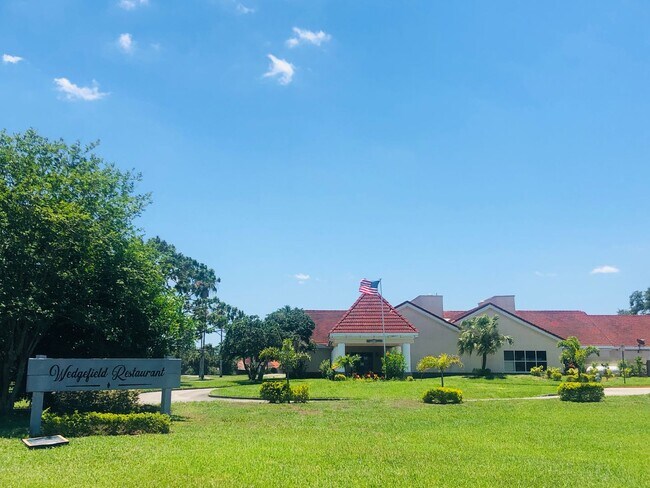 Building Photo - Cute 4/2 EAST Orlando Home in Wedgefield!