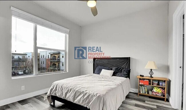 Building Photo - 7040 W Alaska Dr