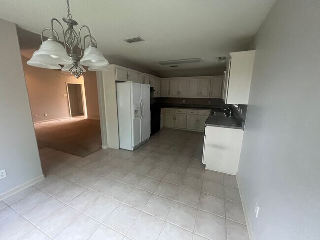 Building Photo - Nice Family home in Ward