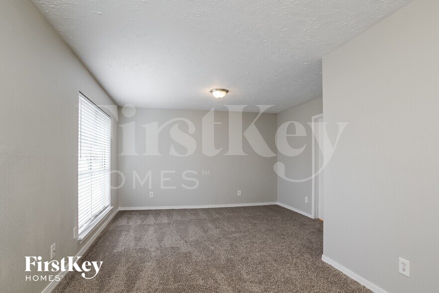 Building Photo - 11431 Stoughton Dr