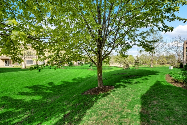 Building Photo - 1877 Crenshaw Cir